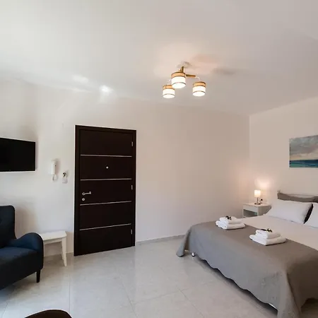 Lägenhetshotell Bounatsa & Nidhrion