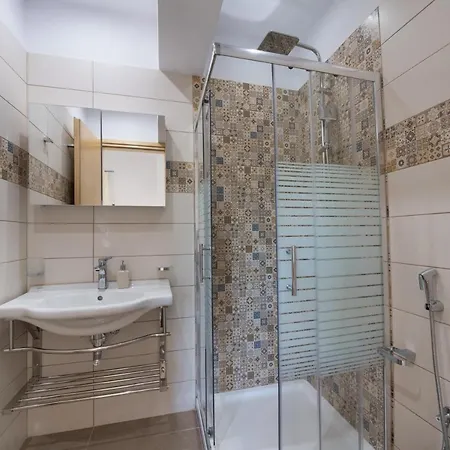 Bounatsa & Lägenhetshotell