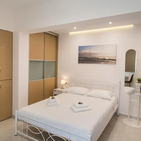 Bounatsa & Aparthotel 3*